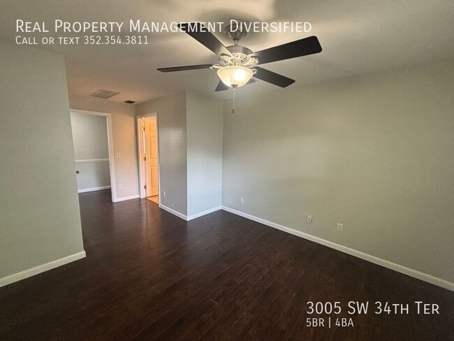 Building Photo - 3005 SW 34th Terrace