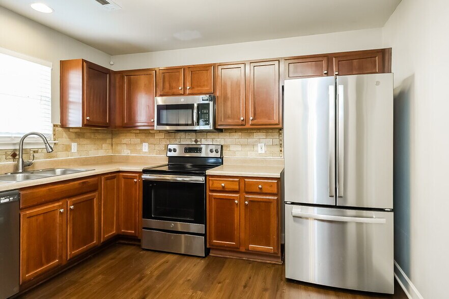 Building Photo - 5028 Magnasco Ln