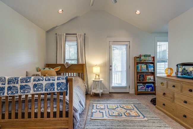 Building Photo - 2405 Chapel Ave