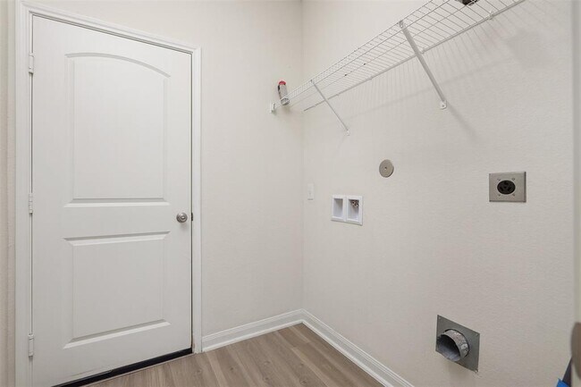 Building Photo - 2201 Bowline Rd