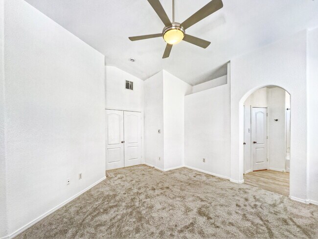 Building Photo - Nice, 1 Level, 4 Bedroom Home in Northern Meadows