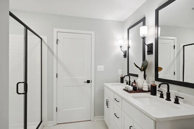 Building Photo - 132 Reformation Dr