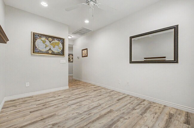 Building Photo - Stunning upgraded Solera At Anthem Home with Spa in back yard!