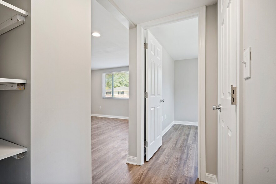 Building Photo - 135 Walnut St