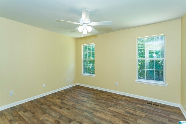 Building Photo - 713 Jason Cir