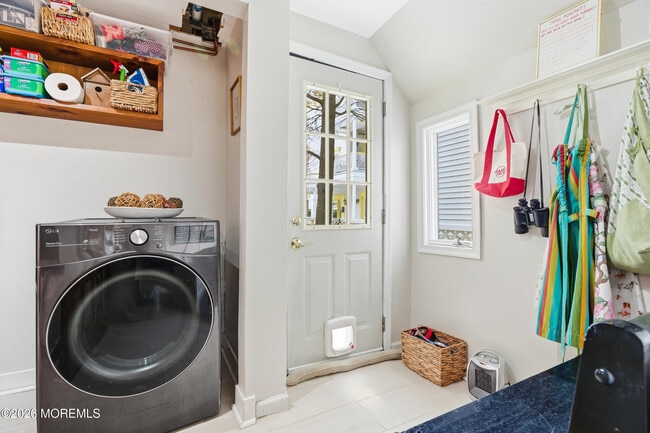 Building Photo - 74 Mt Hermon Way