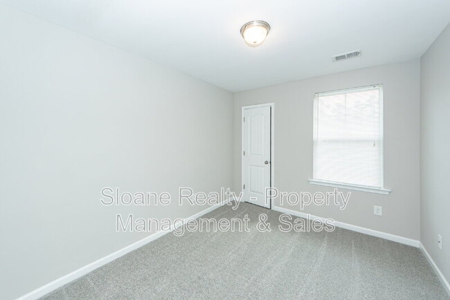 Building Photo - 522 Truman Dr