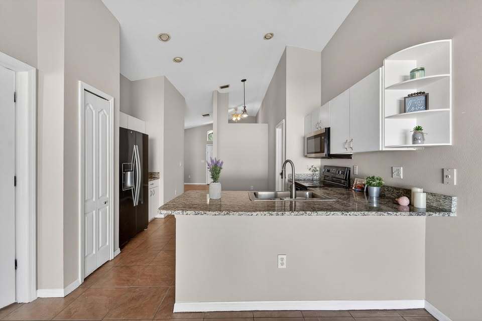 Building Photo - 508 Sonoma Dr