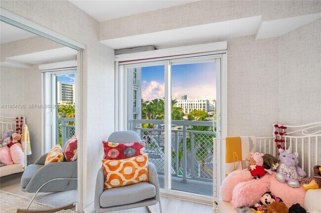 Building Photo - 1701 Sunset Harbour Dr