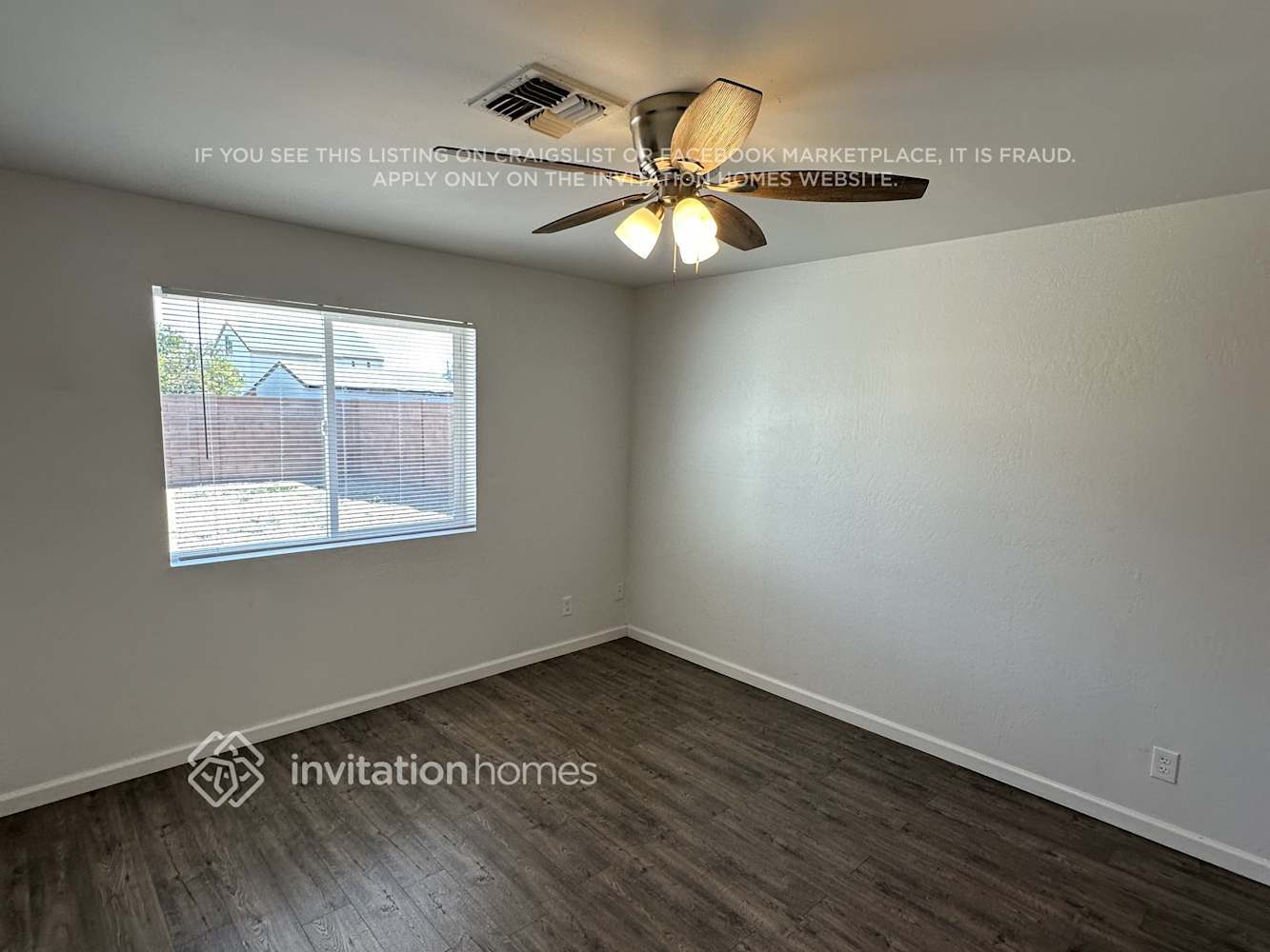 Building Photo - 1631 W Helena Dr