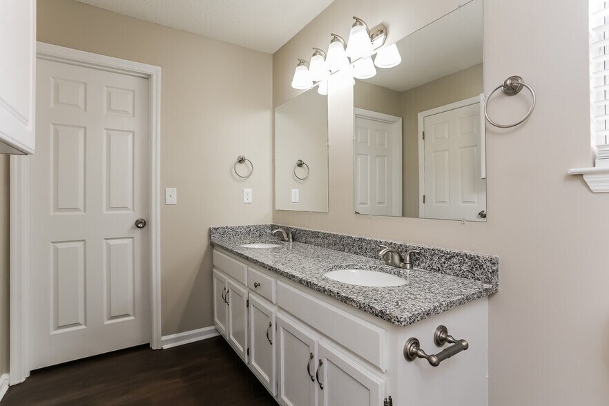 Building Photo - 3812 Round Rock Dr