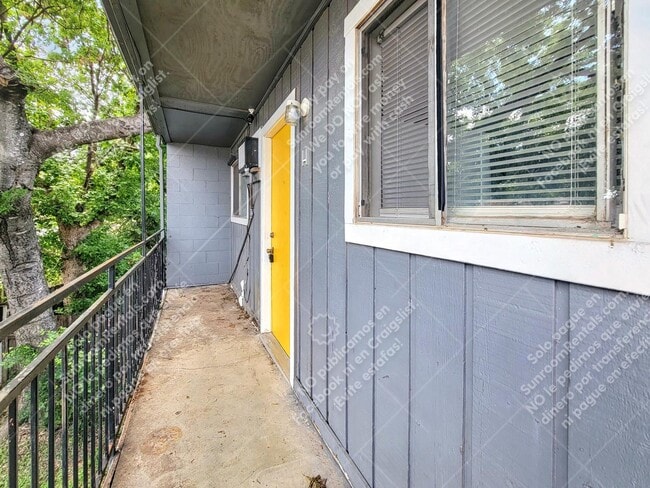Building Photo - 903 Springdale Rd
