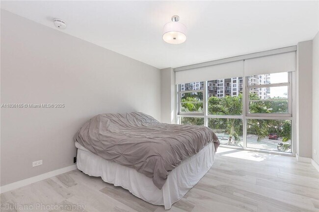 Building Photo - 2451 Brickell Ave