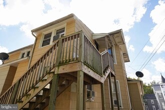 Building Photo - 235 Newton St