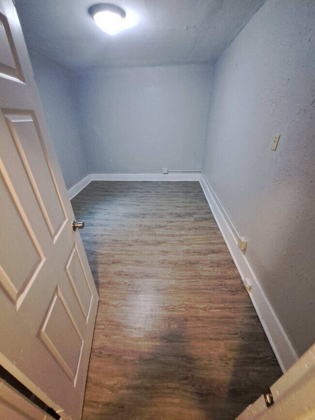 Building Photo - 412 N Hawthorne St