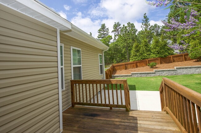 Building Photo - 25 Forrest Dr