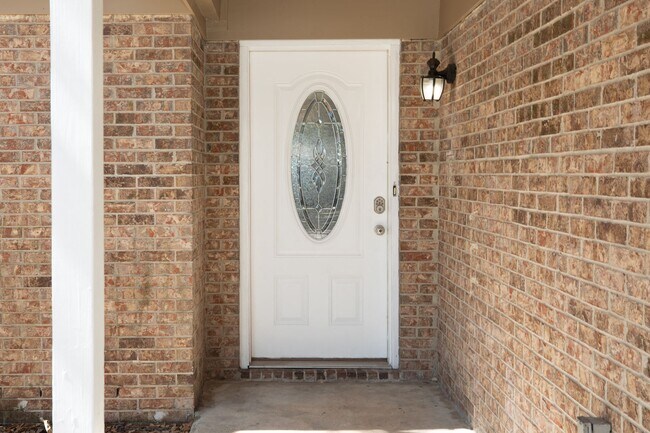 Building Photo - Great Rental in Heritage South!