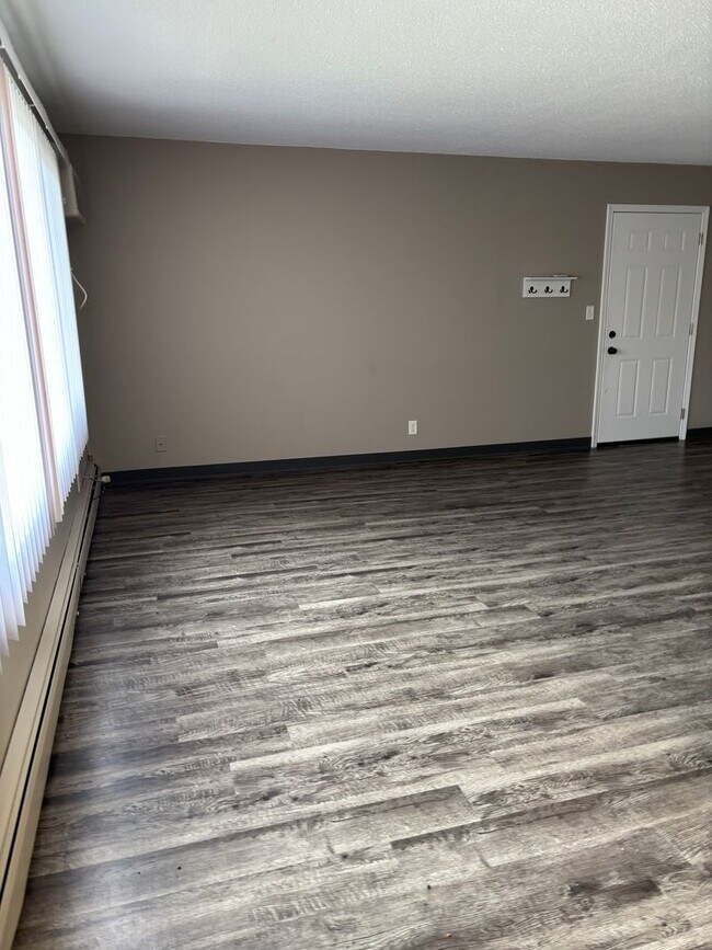 Building Photo - VALLEY HIGH APARTMENTS - 1705