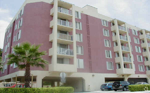 Building Photo - Aragon Plaza Condominiums