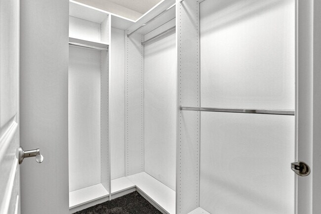 Building Photo - 16846 S Mallard Ln