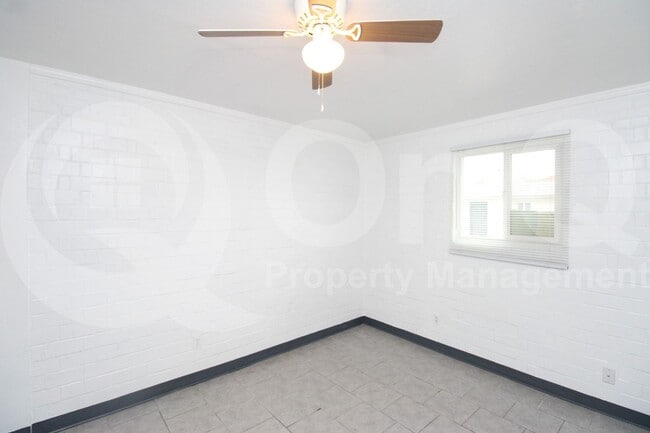 Building Photo - 1103 W Sherman St
