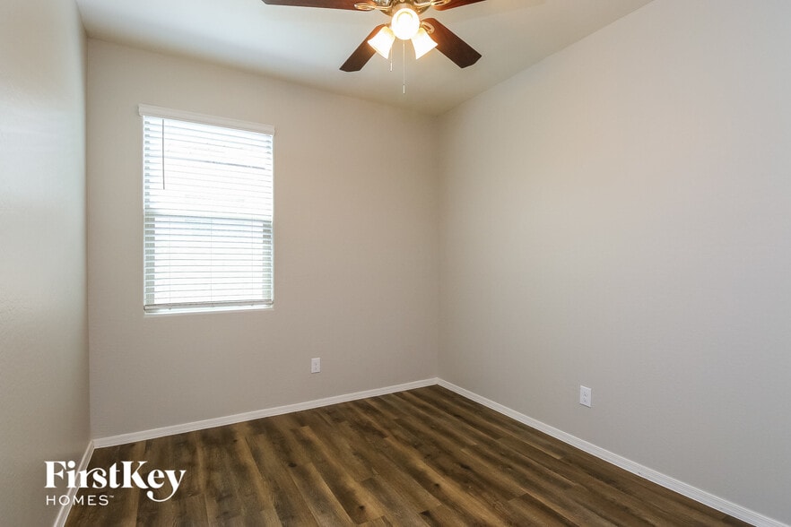 Building Photo - 11427 E Wallflower Ln