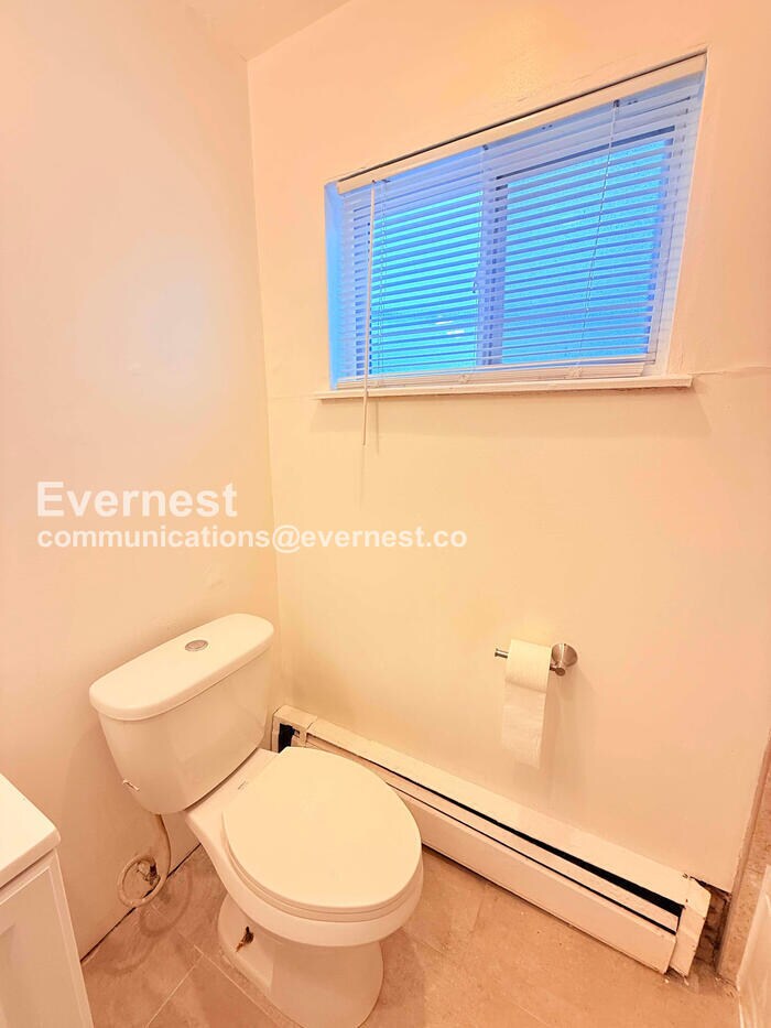 Building Photo - 18711 Schoolcraft Rd