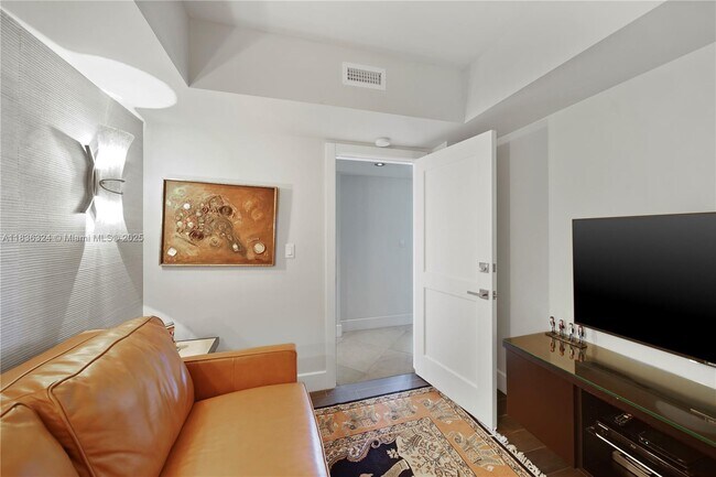 Building Photo - 2301 Collins Ave