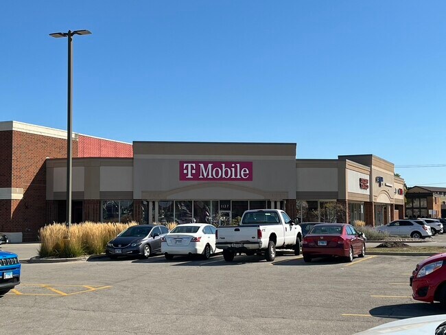 Building Photo - 1043 S York Rd
