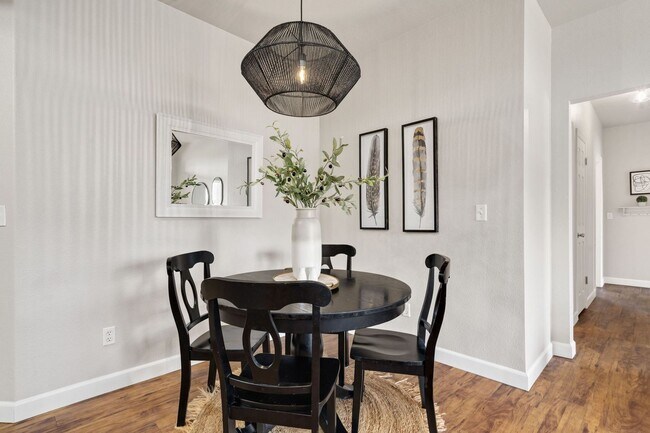 Building Photo - Students Welcome! 3 Bed, 2 Bath Condo in Rockbridge, SE Fort Collins