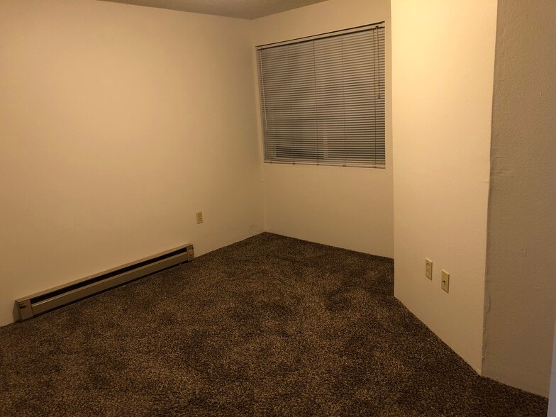 Building Photo - 500 NE Maiden Ln