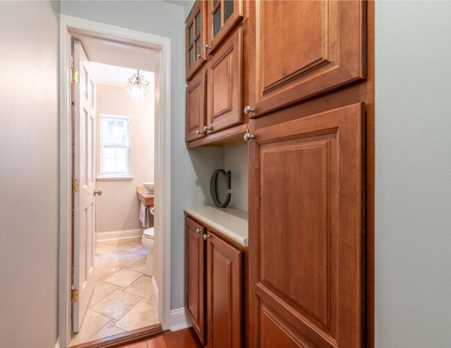 Building Photo - 307 Gaskill St