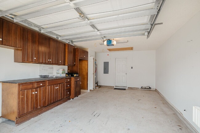 Building Photo - Charming 3-Bedroom Home with Hardwood Floors in Shadowmoss
