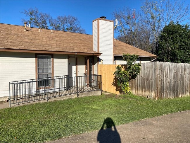 Building Photo - 14201 Sussman Ct