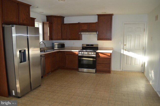 Building Photo - 12113 Fallen Timbers Cir
