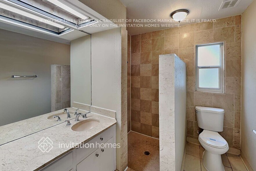 Building Photo - 14298 Hetrick Cir S
