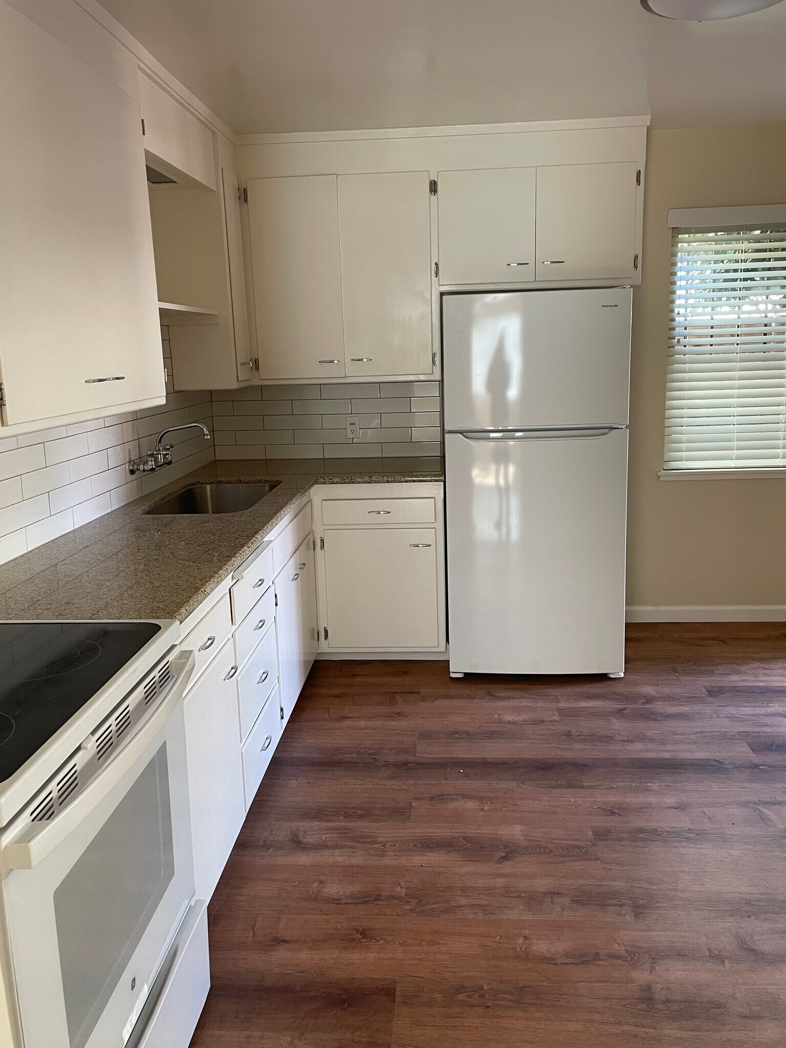 Kitchen - 2934 Brookdale Ave