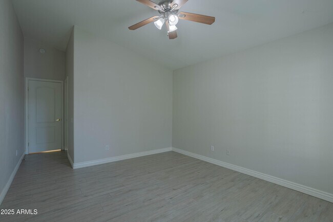 Building Photo - 1022 N Bogle Ave