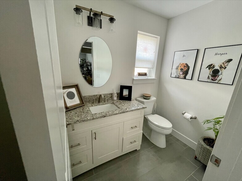 Powder Room - 2699 Hazelnut Trl