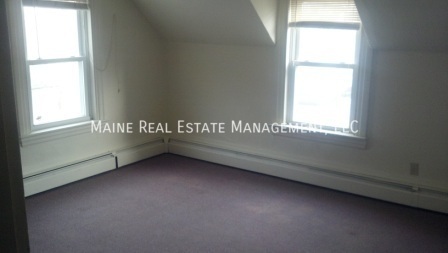 Building Photo - 15 Elm St
