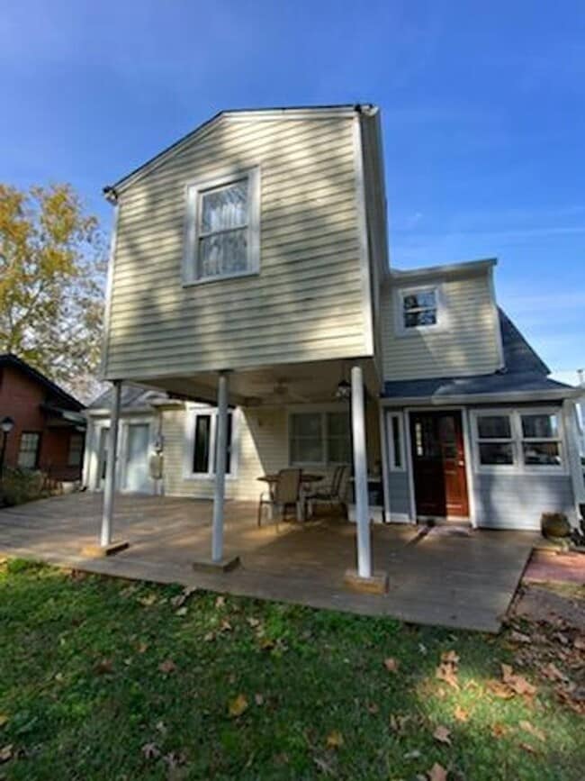 Building Photo - FOR RENT in LAKE BOTTOM! Available June 8th