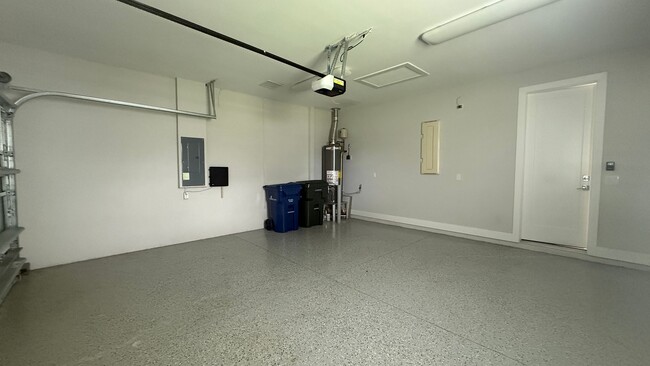 Building Photo - 7744 Sandhill Lake Dr