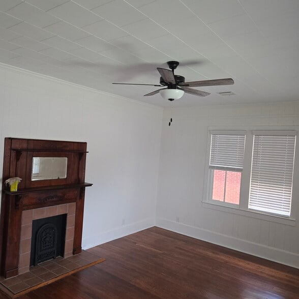 Building Photo - 206 Roosevelt St