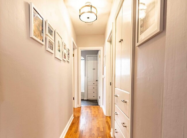 Building Photo - 3-Bedroom Bremerton Classic close to PSNS and Ferries