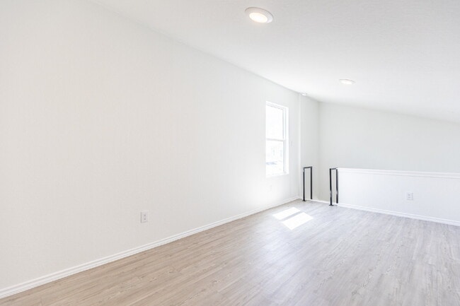 Building Photo - 4271 Thalweg Way