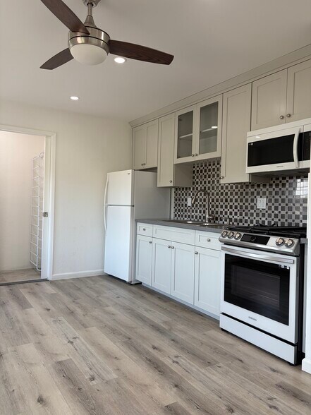Building Photo - 3343 Tannencrest Dr