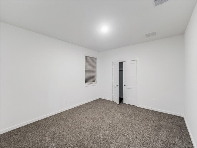 Building Photo - 387 Westlake Terrace Dr