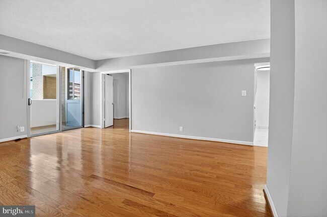 Building Photo - 4601 N Park Ave