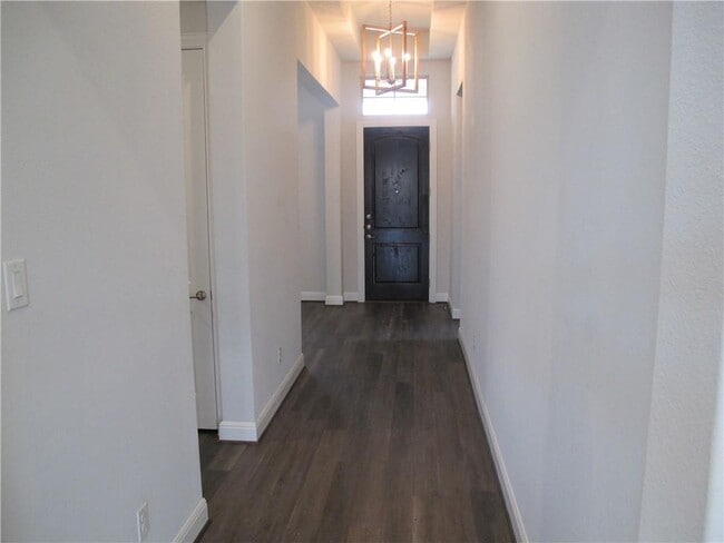 Building Photo - 635 Spinnaker Loop