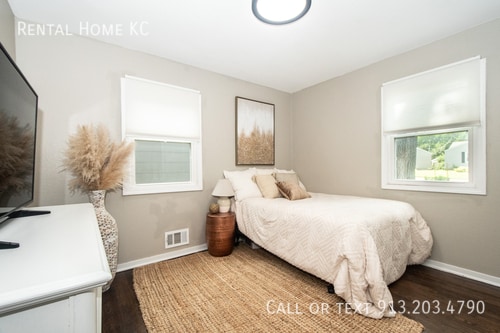 Building Photo - 6217 Glenwood-